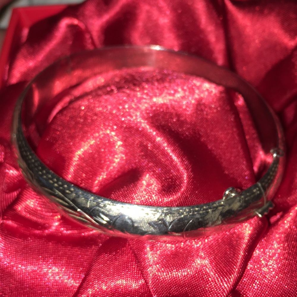 925 Sterling silver hinged bangle